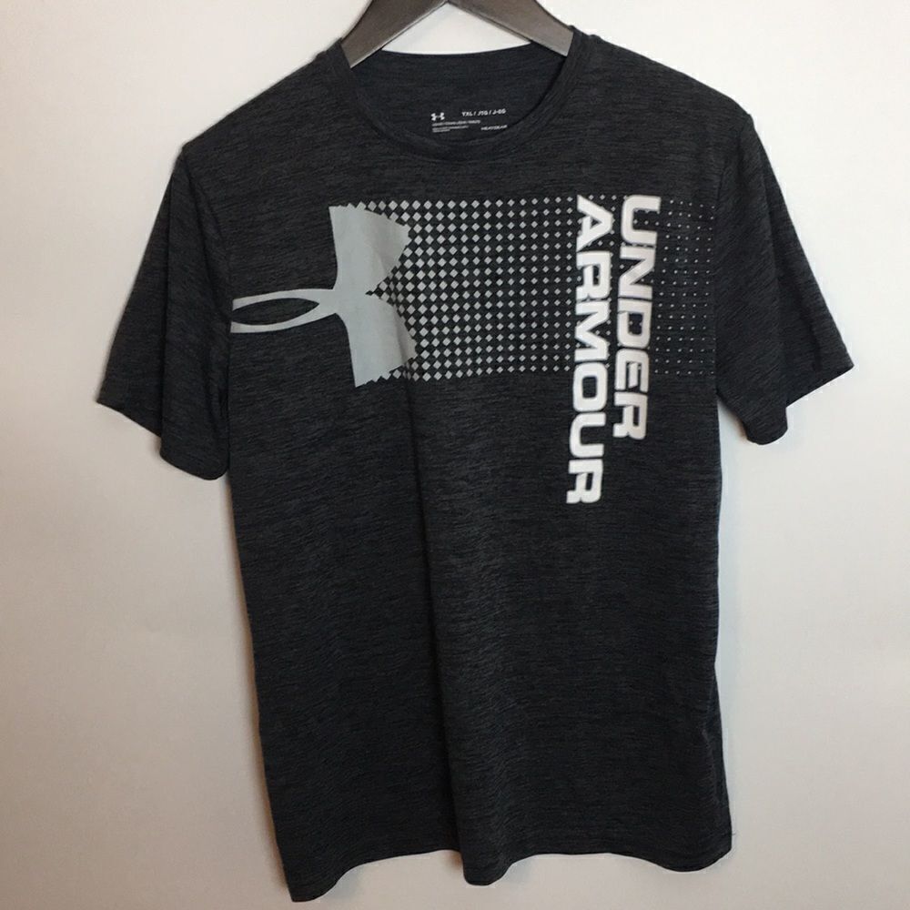 Under Armour HeatGear Loose-Fit Black and Gray T-Shirt Youth XL